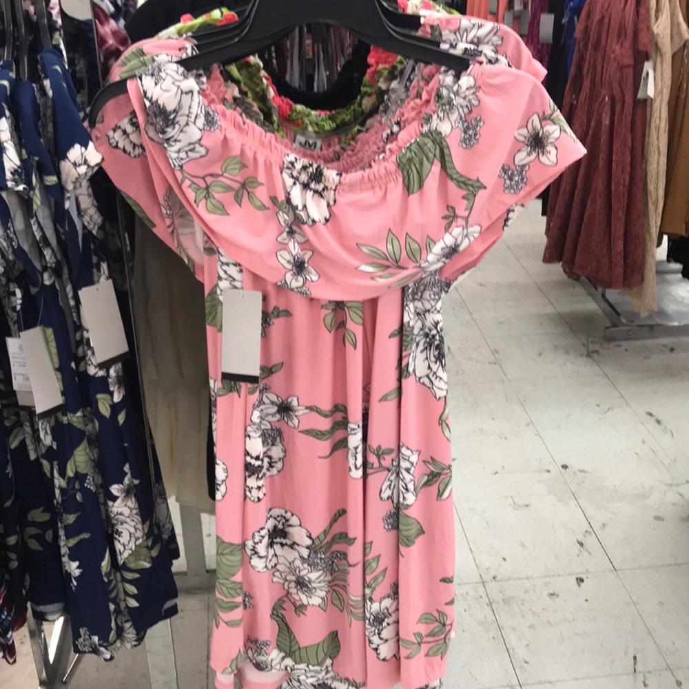 Off the shoulder dress pink with flowers